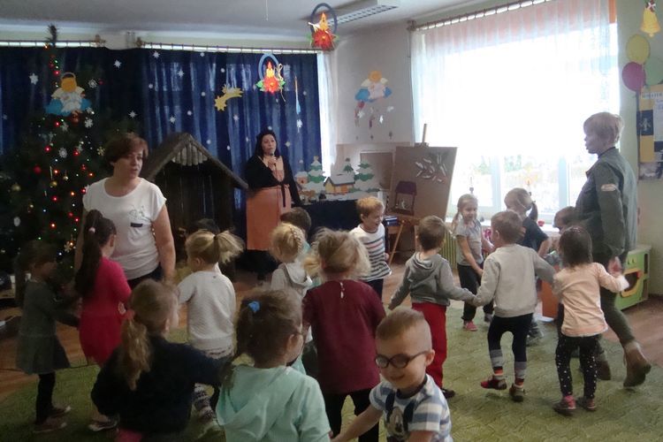 „Bohater tygodnia” zaśpiewał dla maluchów z Przedszkola nr 9, ZS nr 1 w Wodzisławiu Śląskim
