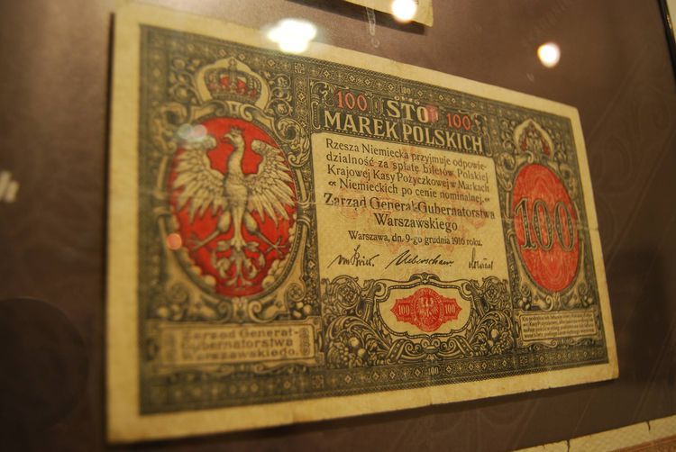 Polskie banknoty XX wieku na wystawie w Mszanie, GOKiR w Mszanie
