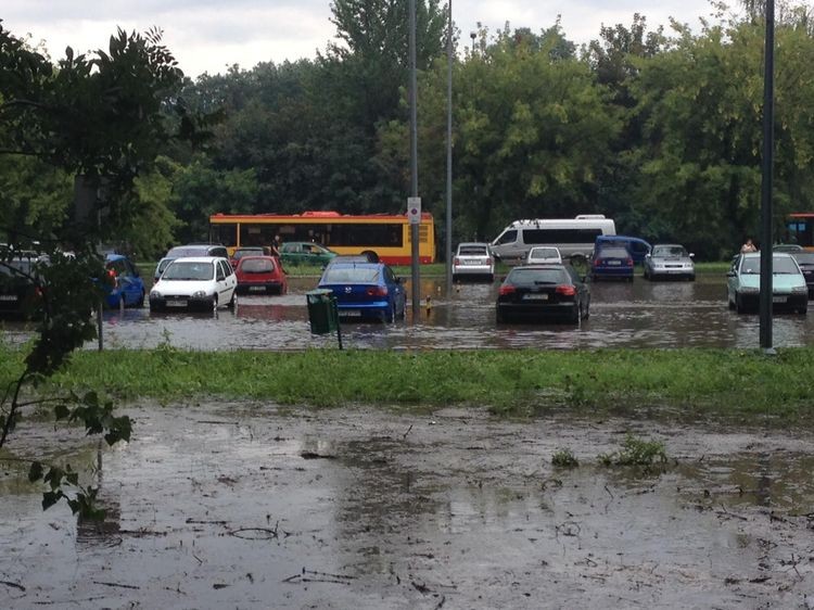 Powódź na parkingu przy Karuzeli. Zarządca obiektu: nie mogliśmy temu zapobiec, Zdjęcia nadesłane