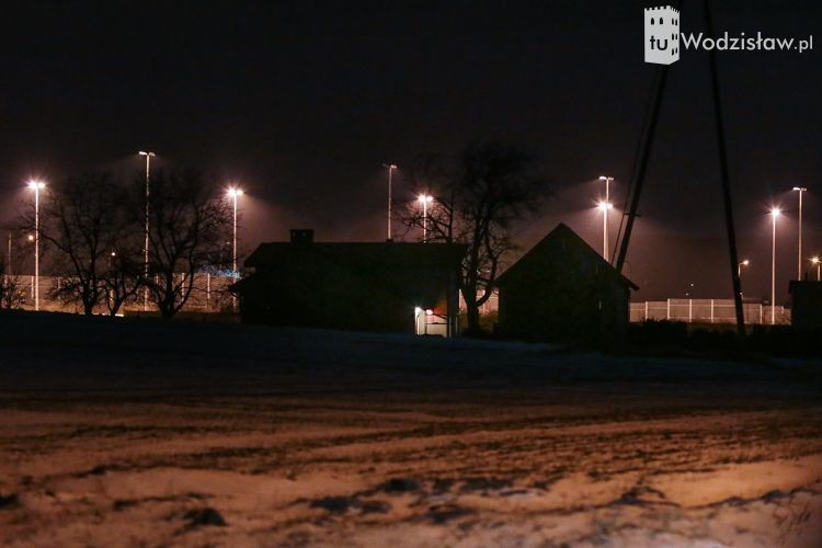 Mnóstwo lamp oświetla poszerzoną autostradę A1 w gminie Godów. Głupota?, Dominik Gajda
