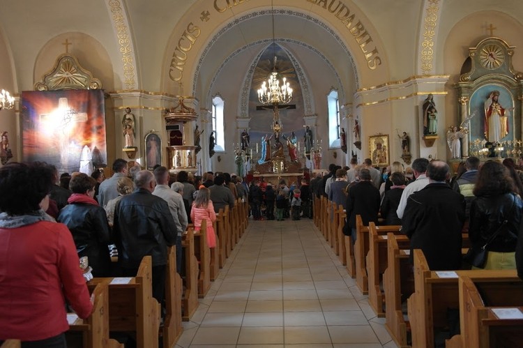 Wielka Sobota w Wodzisławiu, Parafia Podwyższenia Krzyża Świętego w Zawadzie