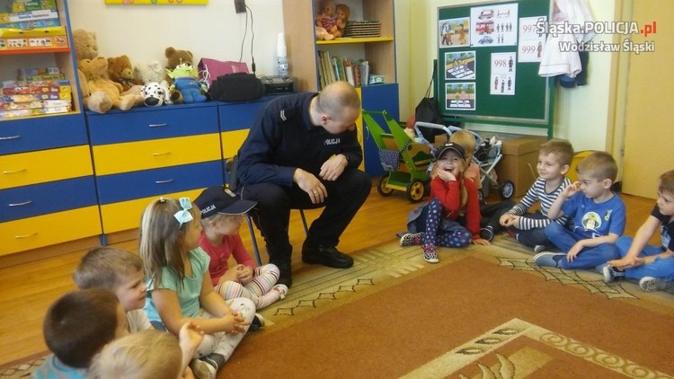 Wodzisławscy policjanci rozmawiali o bezpieczeństwie z przedszkolakami, KPP Wodzisław Śl.