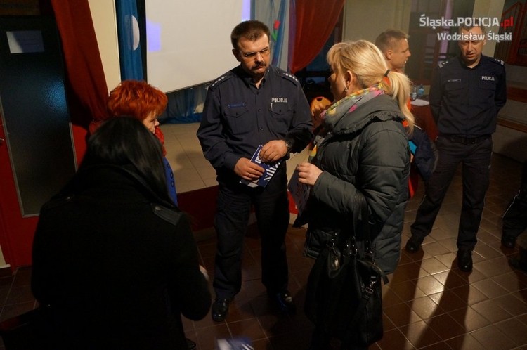 Debata o bezpieczeństwie. Policjanci spotkali się z mieszkańcami Wodzisławia, KPP Wodzisław Śl.