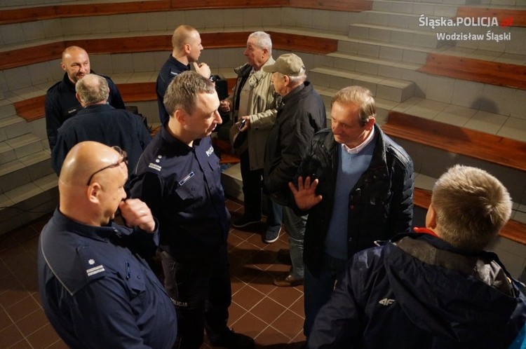 Debata o bezpieczeństwie. Policjanci spotkali się z mieszkańcami, KPP Wodzisław Śl.