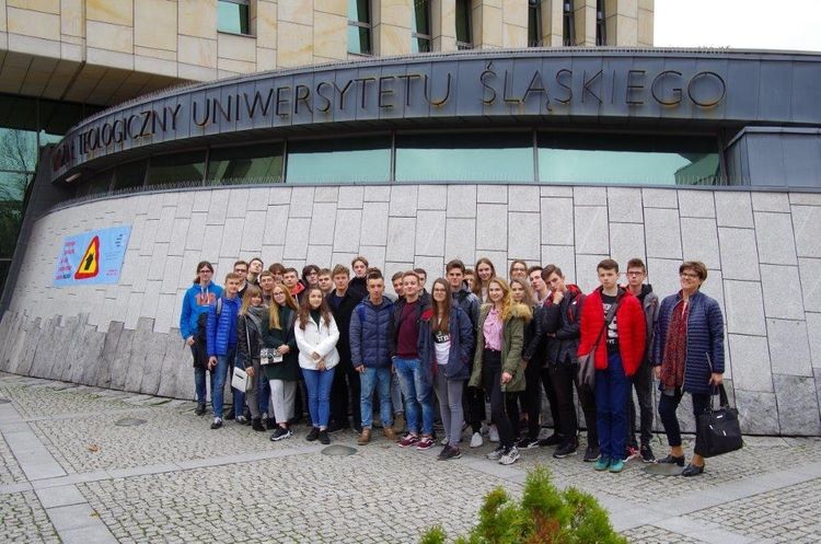 Licealiści z Wodzisławia poznali bliżej dwie śląskie uczelnie wyższe, Materiały prasowe
