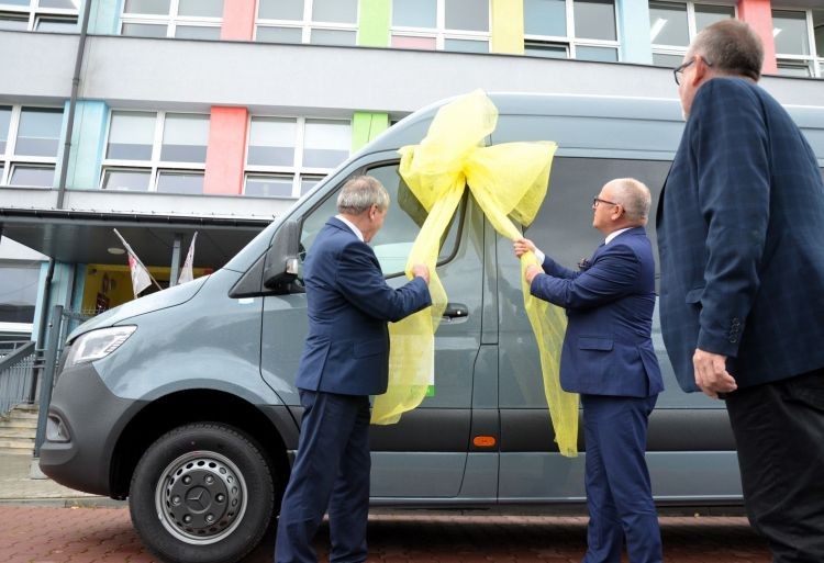 Nowy autobus do przewozu osób niepełnosprawnych, Powiat Wodzisławski