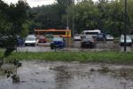 Powódź na parkingu przy Karuzeli. Zarządca obiektu: nie mogliśmy temu zapobiec, 