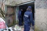 Wodzisławscy policjanci przeczesują pustostany i pomagają bezdomnym, 