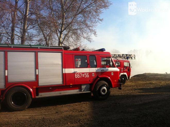 Turza Śląska: strażacy wyciągali mężczyznę ze studni, 
