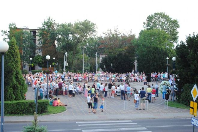 Operetka przy fontannie w Radlinie, M.Gajda