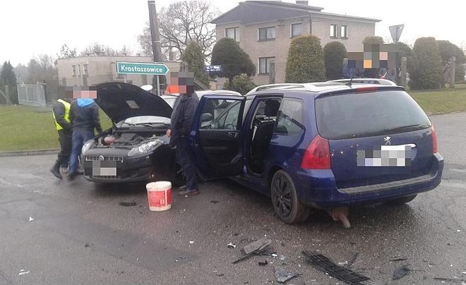 4 samochody zderzyły się w Skrzyszowie, sekc. Marcin Blzel, źródło: straż pożarna