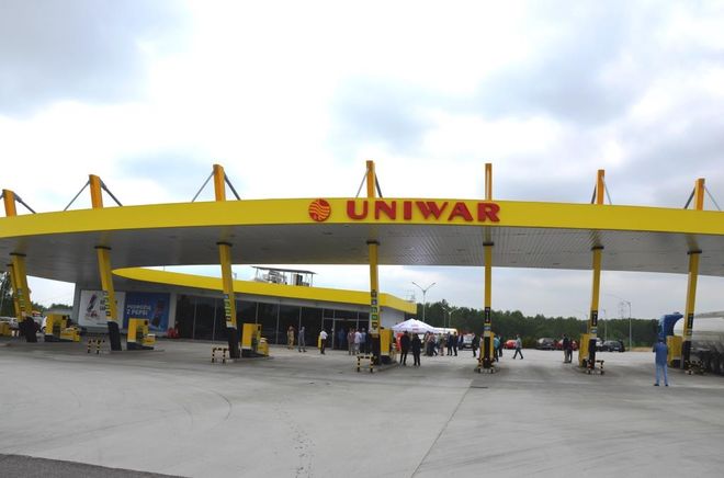 Stacja paliw w Łaziskach oficjalnie otwarta, Starostwo Powiatowe