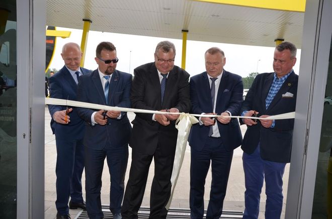 Stacja paliw w Łaziskach oficjalnie otwarta, Starostwo Powiatowe