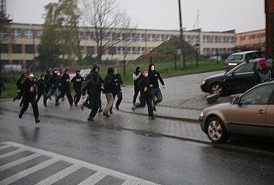 Agresywni pseudokibice z Żor wzięli udział w bójce na ulicach Wodzisławia, KPP Wodzisław Śląski