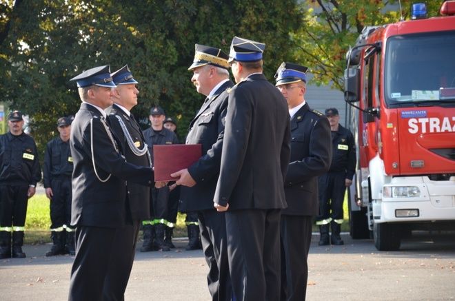 Komenda Powiatowej Policji oraz Komenda Powiatowego Państwowej Straży Pożarnej otrzymają wsparcie finansowe od starostwa