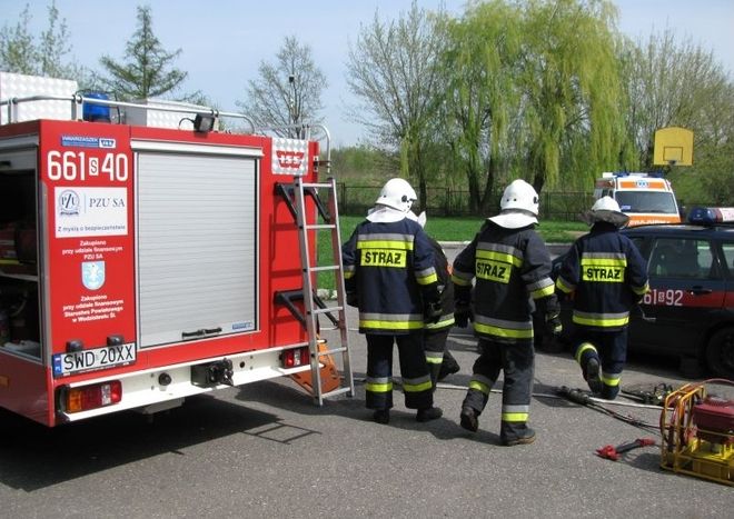 Strażacy usuwali plamę oleju 5,5 godziny