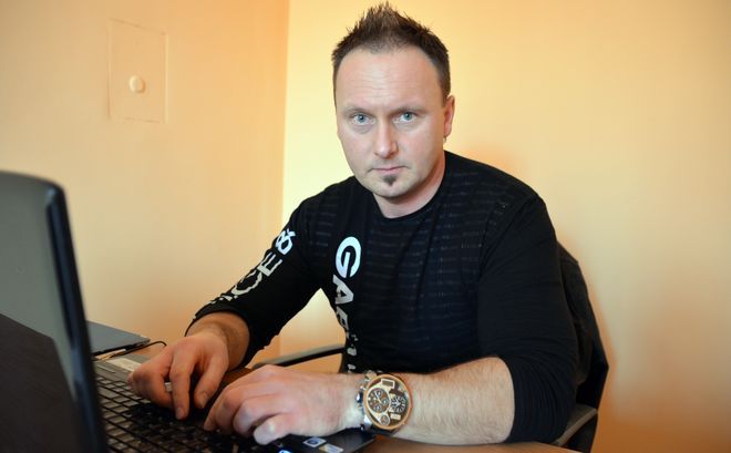 Pomysłodawcą i organizatorem biegu jest Mariusz Blazy - kierownik pływalni w Wodzisławiu.