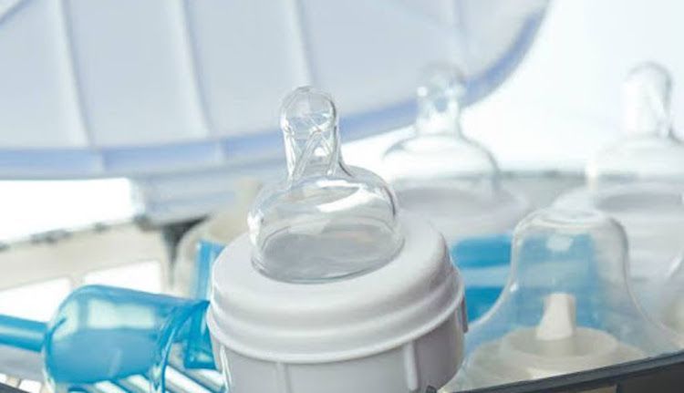 Jak sterylizować butelki dla niemowląt?, materiały partnera