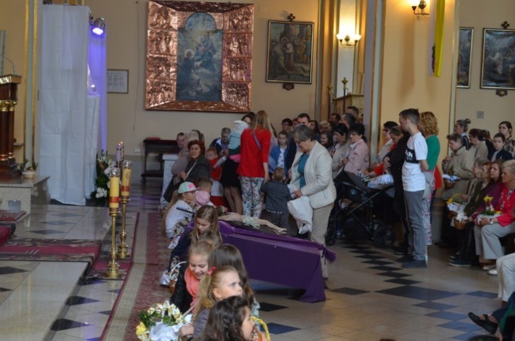 Święcenie pokarmów w kościele WNMP w Wodzisławiu Śl., ig