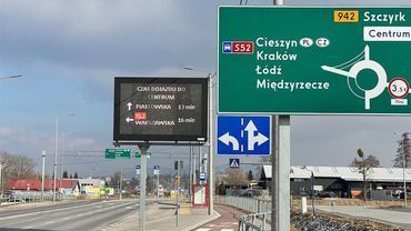 Tablice z treściami Google stanęły przy drogach w Bielsku-Białej. To nowość w Polsce