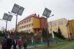 Miasto zamontowało oświetlenie solarne przy każdej szkole, UM Wodzisław Śląski