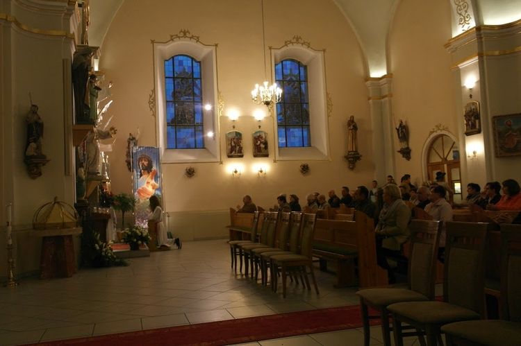 Wieki Czwartek w Wodzisławiu, Parafia Podwyższenia Krzyża Świętego w Zawadzie