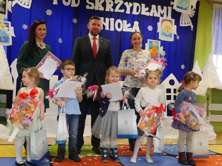 Przedszkole nr 6 podsumowało konkurs „Pod skrzydłami anioła II”, UM Wodzisławia Śląskiego