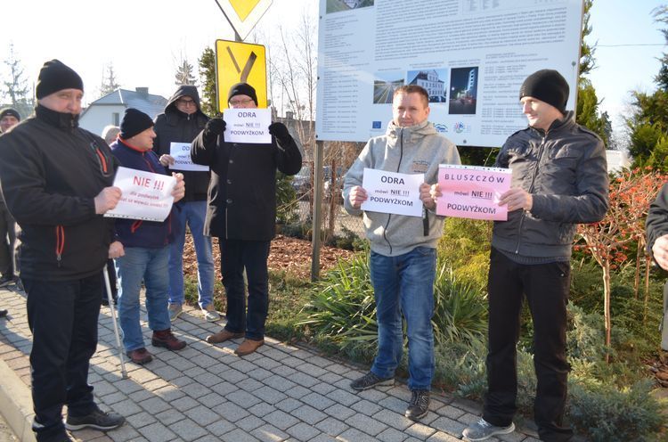 Mieszkańcy Gorzyc protestują przeciw wysokim opłatom za śmieci, Jakub Prokop