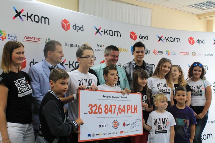 Popularny youtuber z Wodzisławia zebrał w jeden dzień 325 tys. zł dla dzieci, 