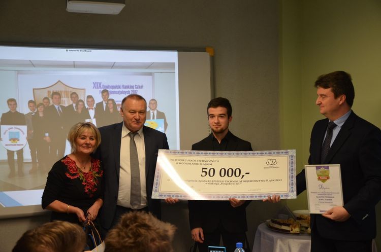 Wodzisławska „Budowlanka” otrzymała 50 tys. zł nagrody, Starostwo Powiatowe w Wodzisławiu Śląskim