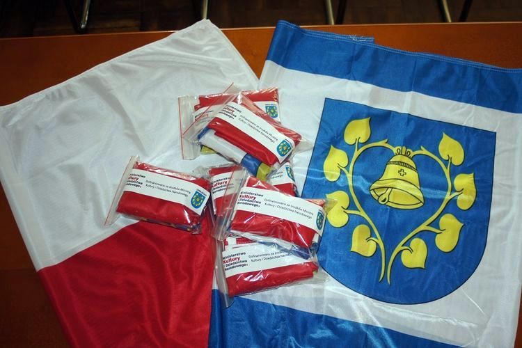 Mszana rozdaje flagi państwowe i gminne, UG Mszana