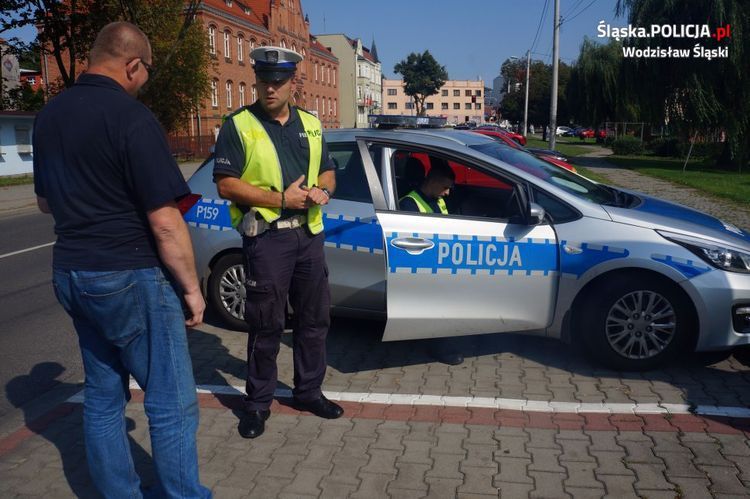 Bezpieczny pieszy – trwa akcja drogówki, Policja Wodzisław Śląski