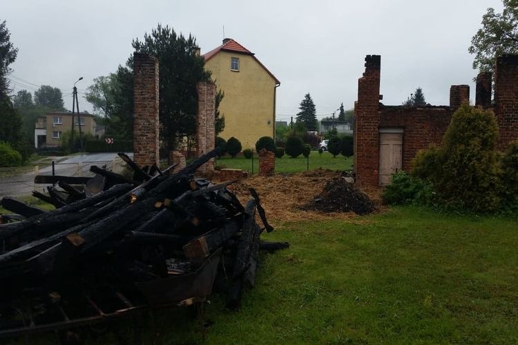 Strażak-ochotnik podpalił stodołę w Dniu Strażaka, archwium