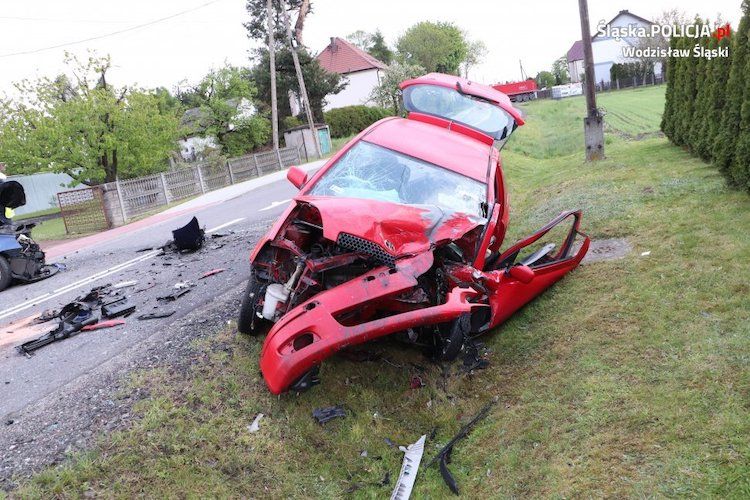 Wypadek w Gołkowicach. Ranni kierowcy w szpitalu, KPP Wodzisław Śląski