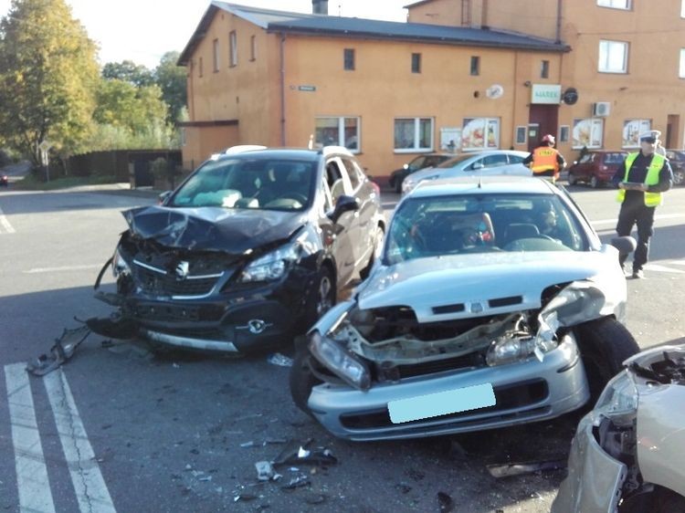 Wypadek trzech aut na skrzyżowaniu w Połomi, kpt. Damian Dylewski