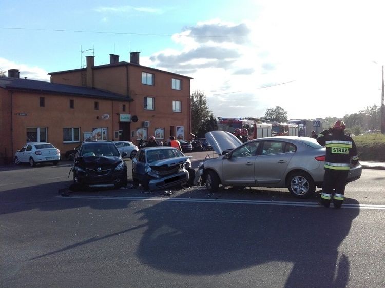 Wypadek trzech aut na skrzyżowaniu w Połomi, kpt. Damian Dylewski