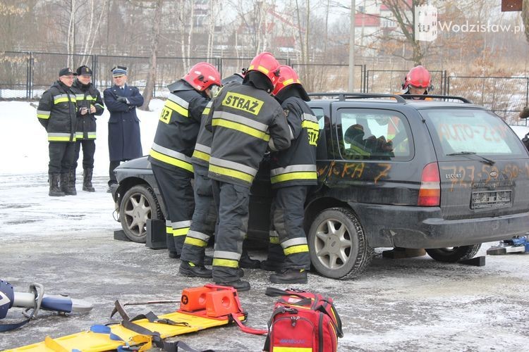 Wodzisławscy strażacy zaprezentowali nowy sprzęt, mk