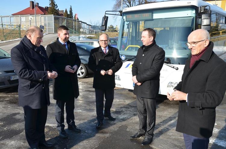 Nowoczesne autobusy PKS już w poniedziałek wyjadą na drogi naszego powiatu, Starostwo Powiatowe w Wodzisławiu Śl.