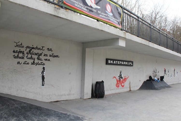 „Wojna wojnie”: niecodzienny street art w Rodzinnym Parku Rozrywki, mk