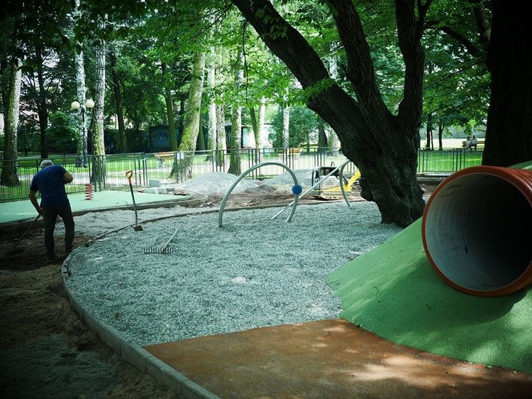 Rozbudowa placu zabaw w Parku Miejskim, UM Wodzisławia