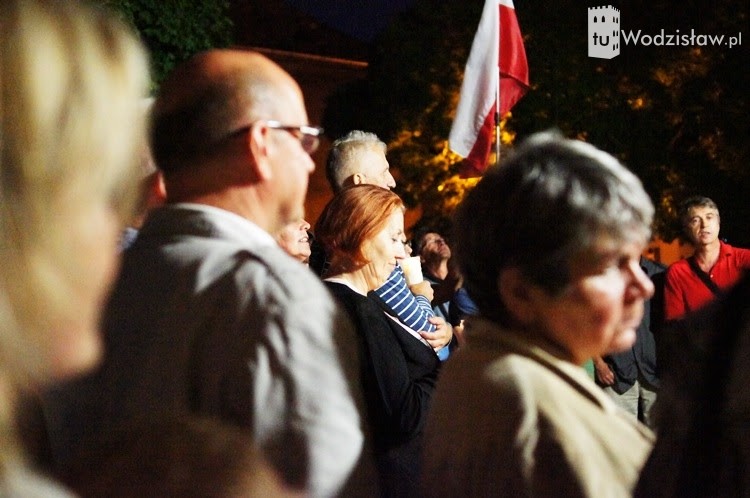 „Wolność kocham i rozumiem”. Hymn protestujących na ustach wodzisławian przed Sądem, Marcelina Sosna