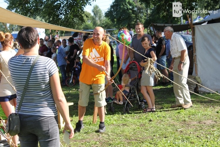 Średniowieczne klimaty w Godowie. Mieszkańcy bawili się na historycznej imprezie plenerowej, mk
