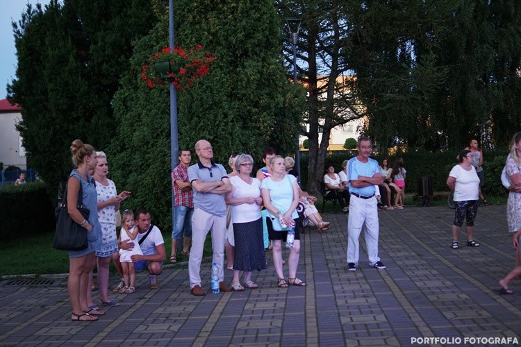 Mieszkańcy bawili się na gali operowo-operetkowej przy fontannie, Marcelina Sosna