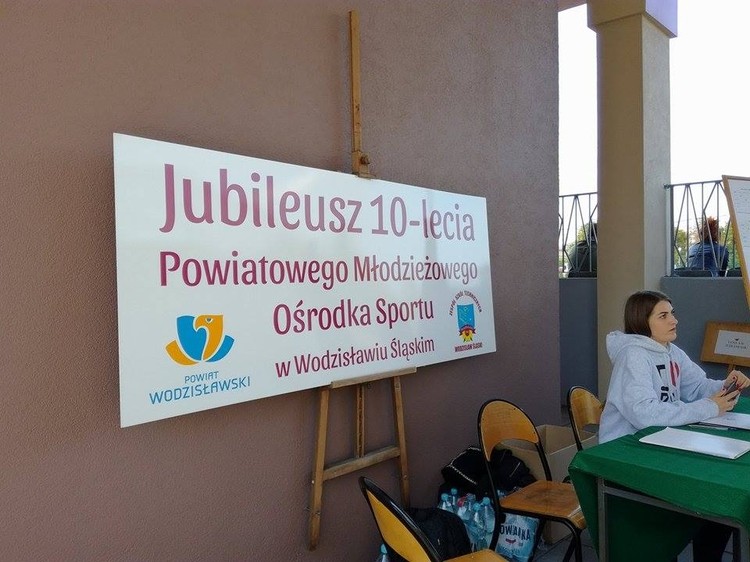 Mecz dla oddziału pediatrii w Rydułtowach, Monika Krzepina, KPP Wodzisław Śl, Starostwo Powiatowe