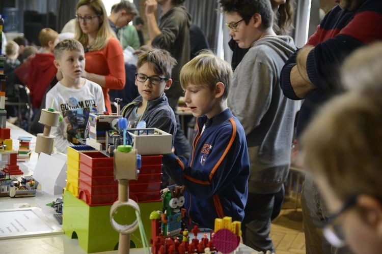 „YETI” w WCK. Dzieci wcieliły się w młodych wynalazców (wideo), Wodzisławskie Centrum Kultury