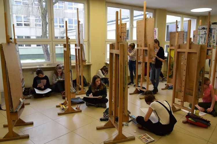 Młodzi „artyści” z regionu wzięli udział w konkursie „Spacer po wyobraźni”, Starostwo Powiatowe w Wodzisławiu Śląskim