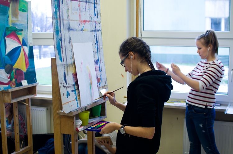 Młodzi „artyści” z regionu wzięli udział w konkursie „Spacer po wyobraźni”, Starostwo Powiatowe w Wodzisławiu Śląskim