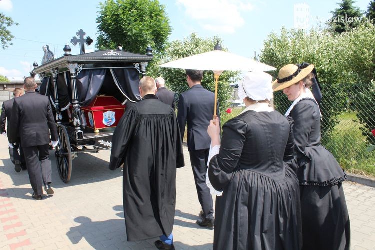 Bordynowska Pani pochowana z honorami, Tomasz Raudner