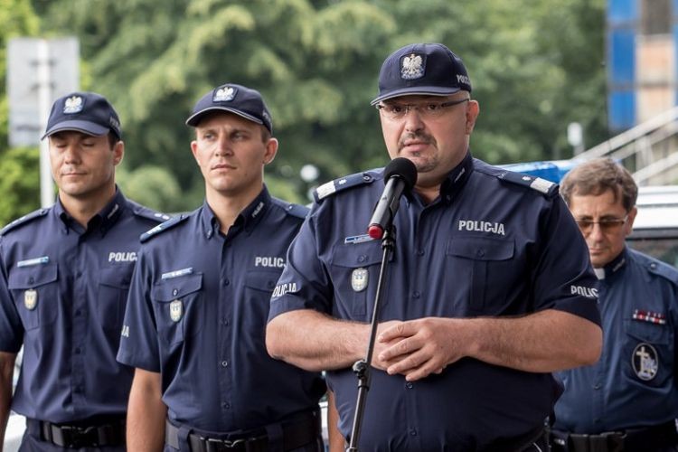 Wodzisławska policja ma dwa nowe hybrydowe radiowozy, Tomasz Żak