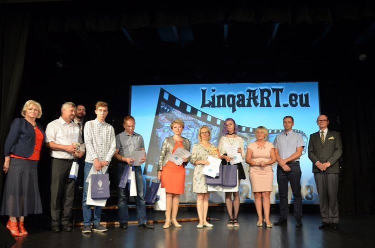 Nagrali jeden dzień z życia szkoły, by wygrać konkurs, Starostwo Powiatowe w Wodzisławiu Śląskim